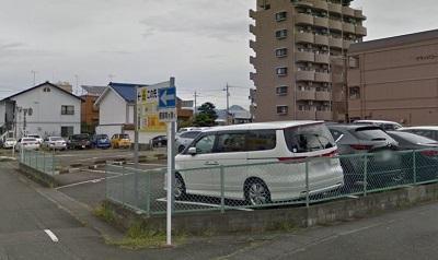 リンリン掛川店駐車場